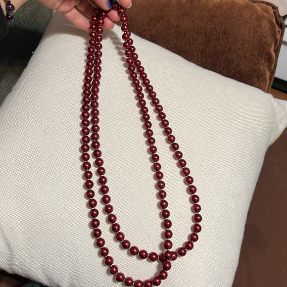 BRAND NEW! Long Red Pearl Necklace - Picture 6 of 7